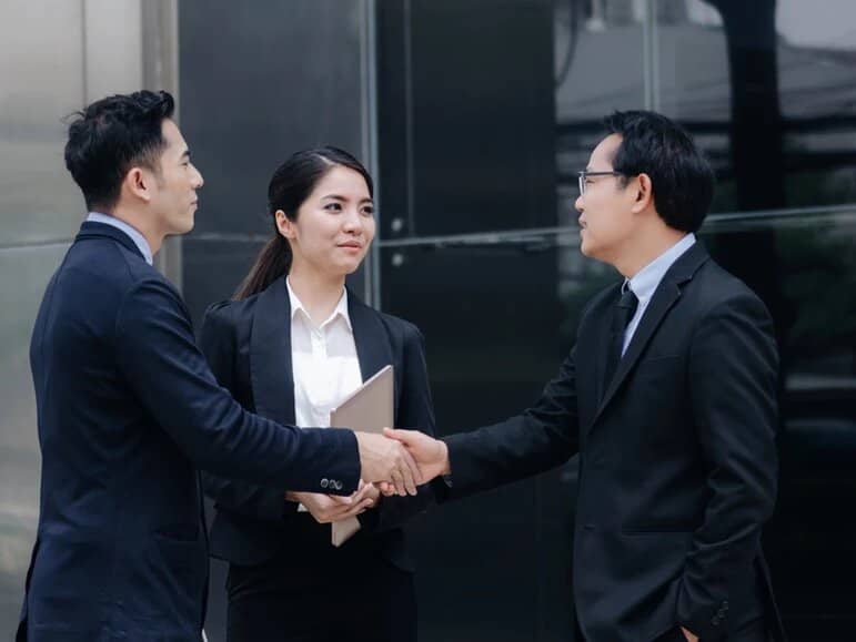 How to be efficient at networking: before, during and after an event